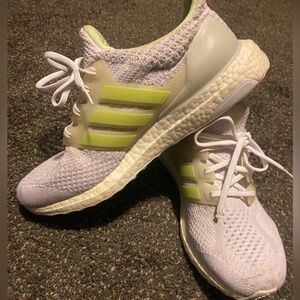 Adidas ultra boosts size 9.5 woman’s